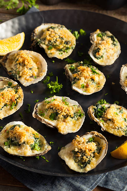istock Homemade Creamy Oysters Rockefeller 513584336