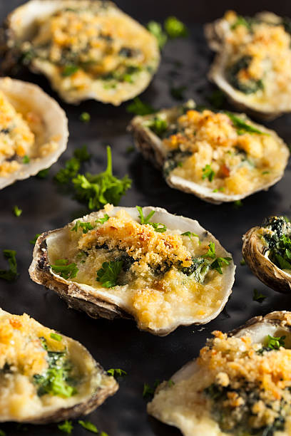 istock Homemade Creamy Oysters Rockefeller 513584534