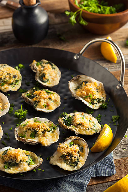 istock Homemade Creamy Oysters Rockefeller 513584736