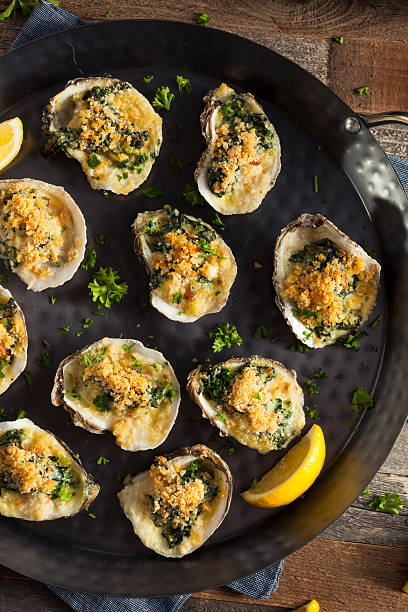 istock Homemade Creamy Oysters Rockefeller 513585024