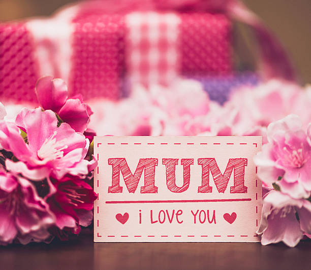 istock Mother's Day gifts and message for mum 513594558
