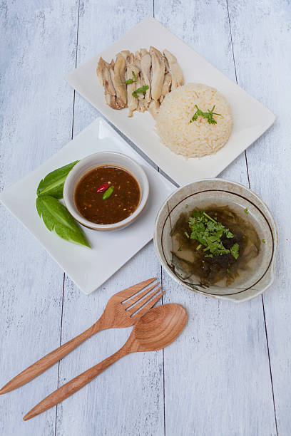 istock Chicken rice with spicy Thai style sauce 513600642