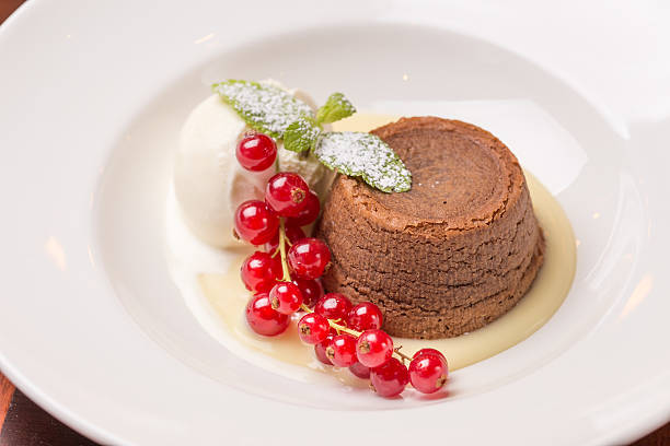 istock Chocolate fondant lava cake 513634416