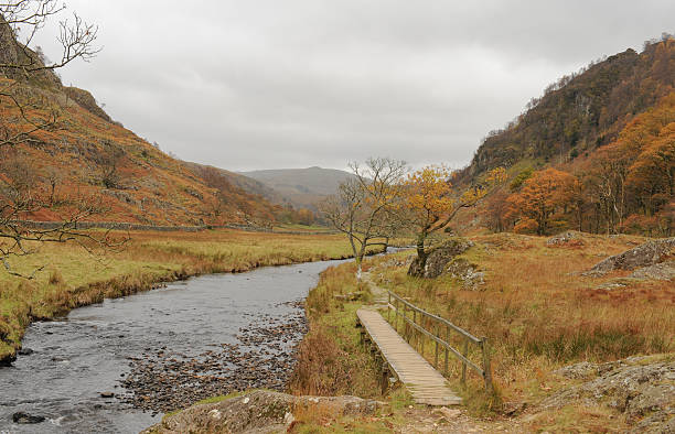 cena em inglês parque nacional de lake district cumbria, inglaterra, - watendlath imagens e fotografias de stock