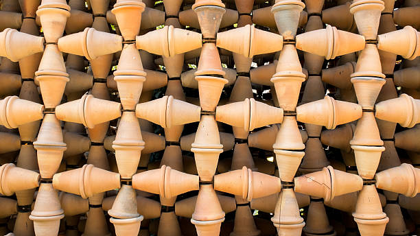 istock Grunge Old Clay Flowerpot Connected Pattern used as Background 513672532