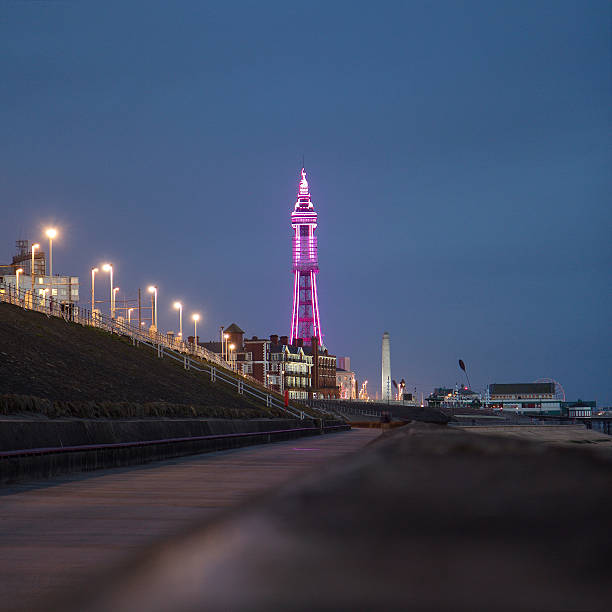 ブラックプールタワー - blackpool illuminated blackpool tower vacations ストックフォトと画像