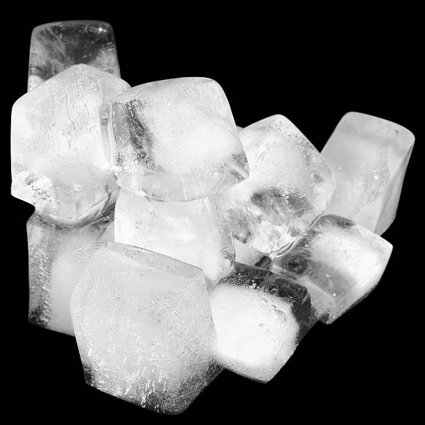 istock Cubes of frozen ice 513679202