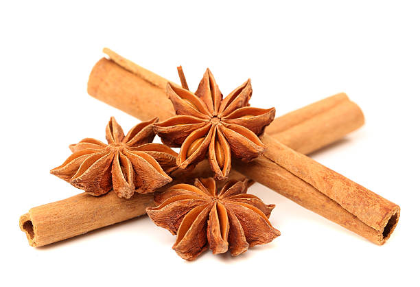 Star anise and cinnamon Star anise and cinnamon kayu manis stock pictures, royalty-free photos & images