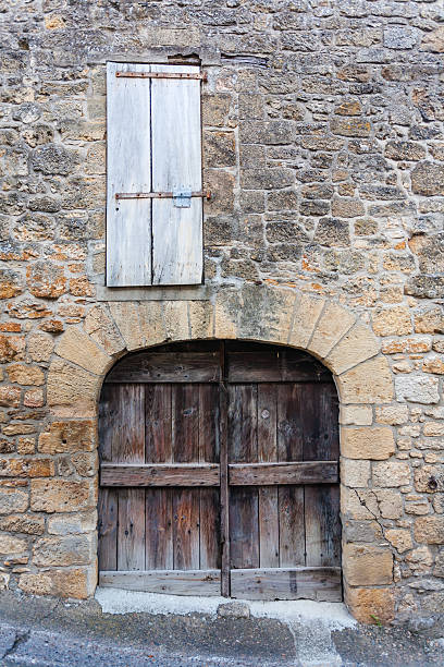 istock Old door and window in Dordogne 513703477