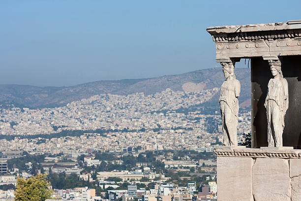 erechtheion de erechtheum à athènes - statue greek culture neptune greece photos et images de collection