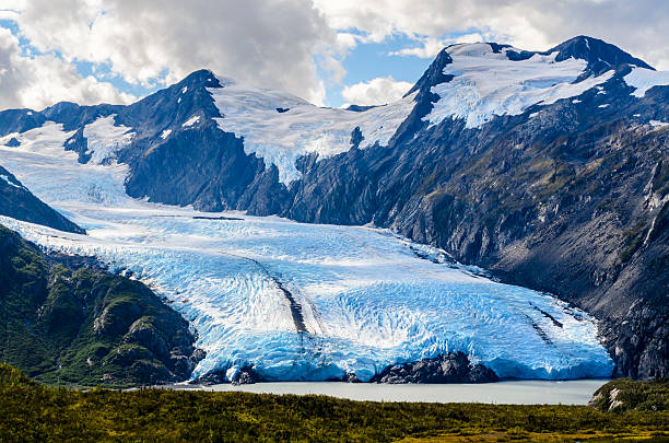 glacier portage - portage lake photos et images de collection