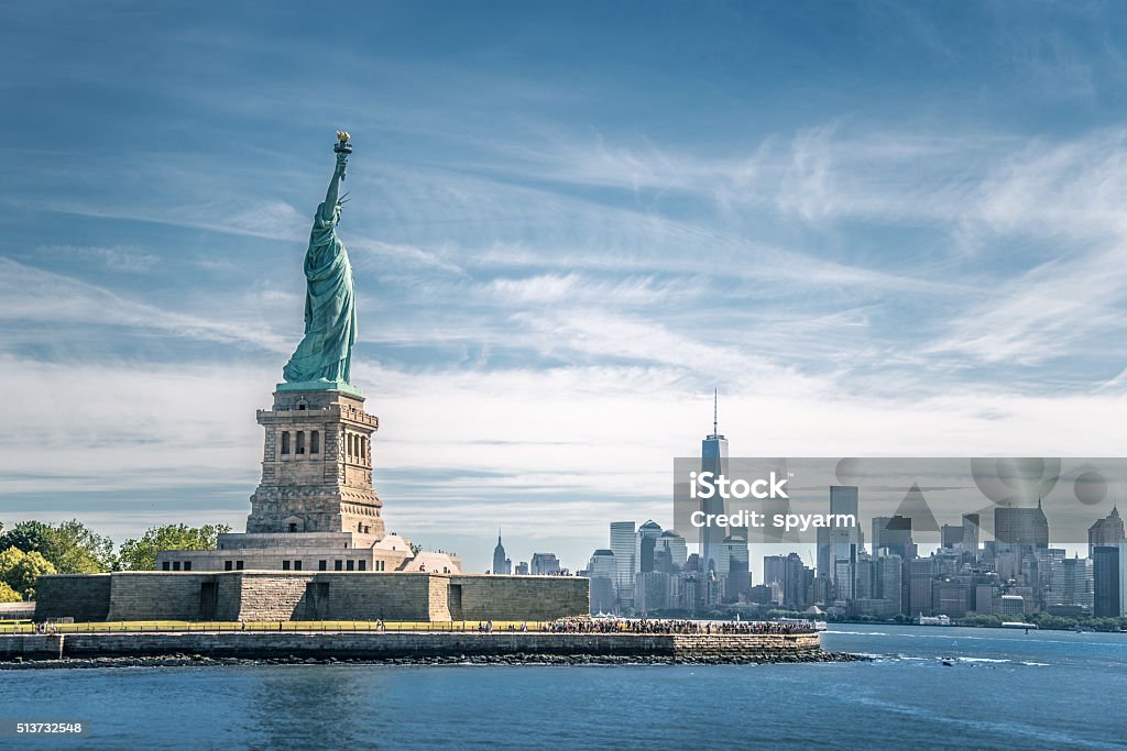 Die Statue der Freiheit und Manhattan, Neu York Stadt - Lizenzfrei USA Stock-Foto