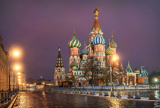 istock Gloomy February morning 513752570