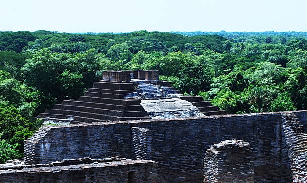 istock Platforms and plazas and temple I 513757933