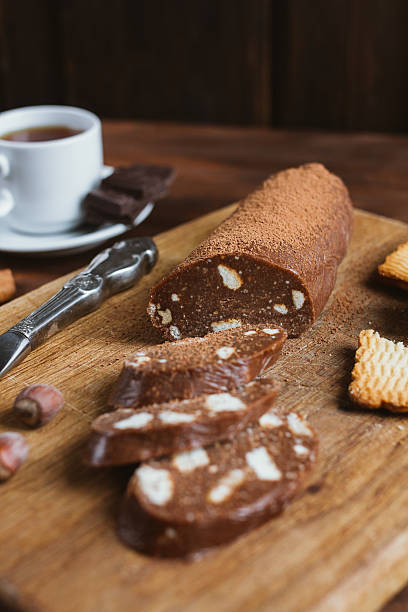 istock Sweet chocolate sausage biscuit 513761084