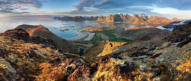 istock Norway mountain with coast - Lofoten 513792674