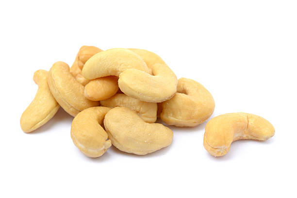 istock Peeled salted cashews 513798104