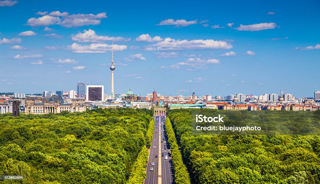 Horizonte de Berlim com parque Tiergarten no verão, Alemanha - Foto de stock de Berlim royalty-free