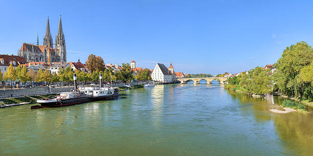 istock Panoramic view on Danube river with Regensburg Cathedral, Germany 513802636