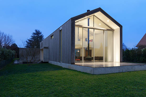 istock Exterior of a beautiful house 513808000