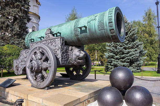 istock Tsar-Cannon in summer. Moscow Kremlin. 513811486