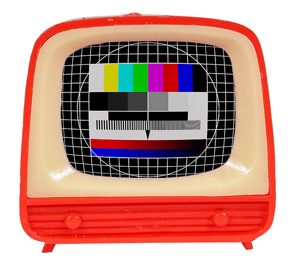istock Toy TV with test picture 513815704