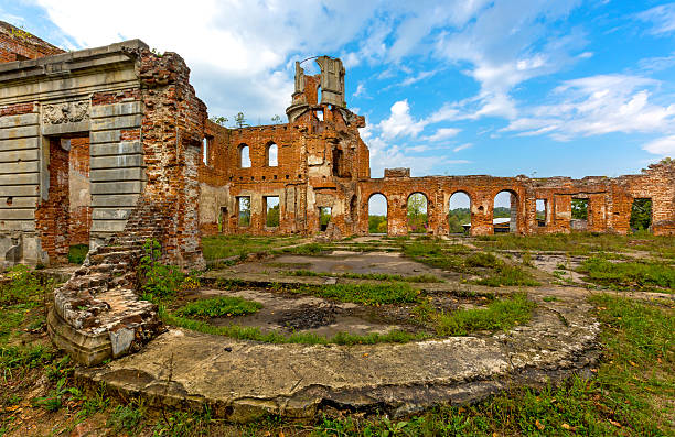 istock Ruins of old Tereshchenko castle 513821062
