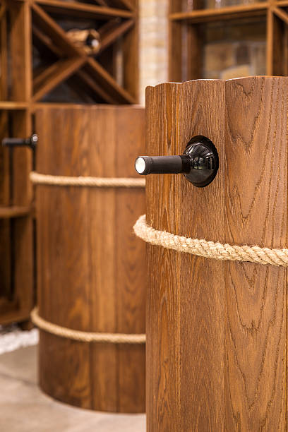 casks in legno moderno wine celler - wine cellar luxury convenience store foto e immagini stock