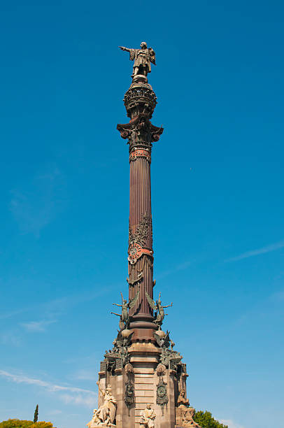 istock Monument to Christopher Columbus in Barcelona 513823771