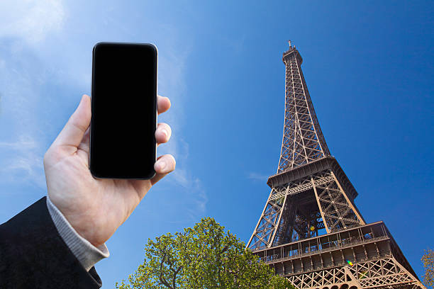 istock Taking picture of Paris - the Eiffel Tower 513891172
