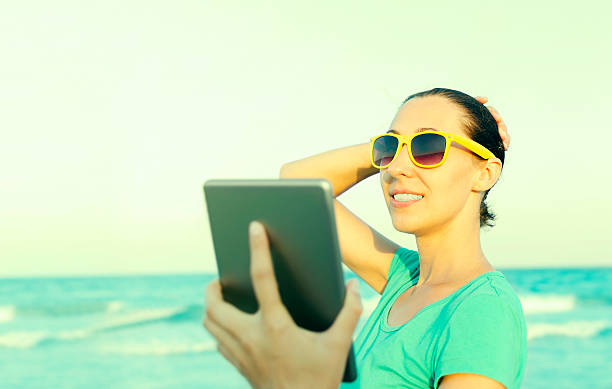 istock Girl photographs selfie 513917155