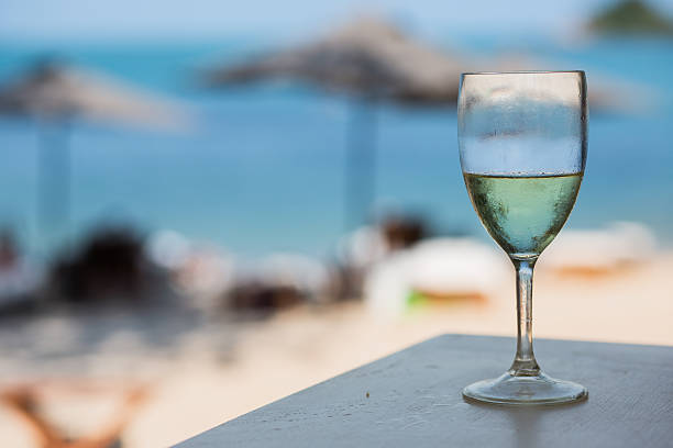 istock Beach restaursnt srving with glasses and plates 513932056