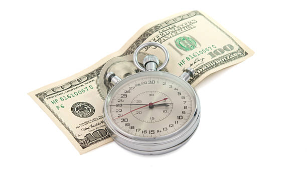 스톱워치, 격리됨에 달러 지폐 - finance photography us currency stopwatch 뉴스 사진 이미지