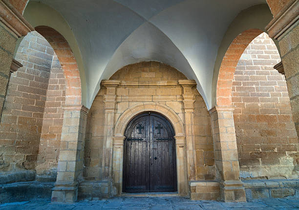 istock Medieval church of Sietamo (Aragon, Spain) 513948650