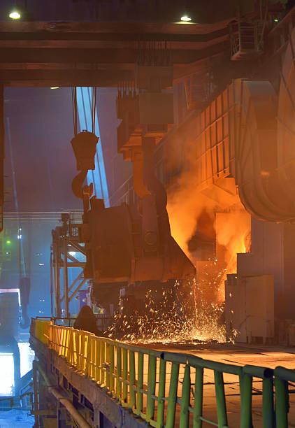 istock Hot steel pouring 513950038