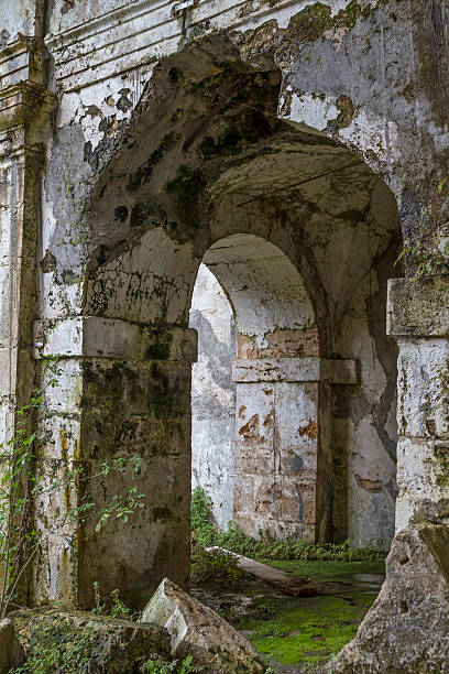 istock Church Ruin San Vittorino 513951350