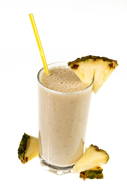 パイナップルパンのピニャコラーダ - pineapple milkshake ストックフォトと画像