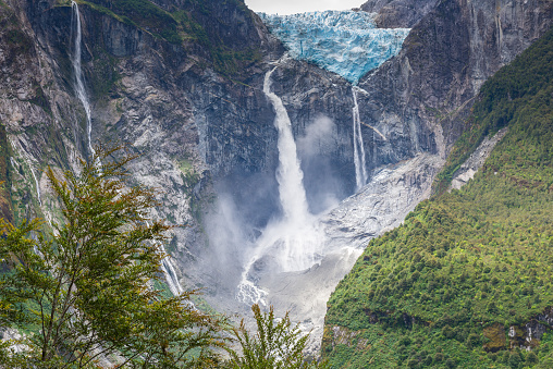 Montaje glaciar de Queulat Parque Nacional (Chile photo
