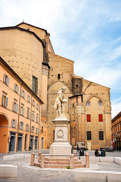 istock Piazza Galvani. Bologna, Italy 513994080