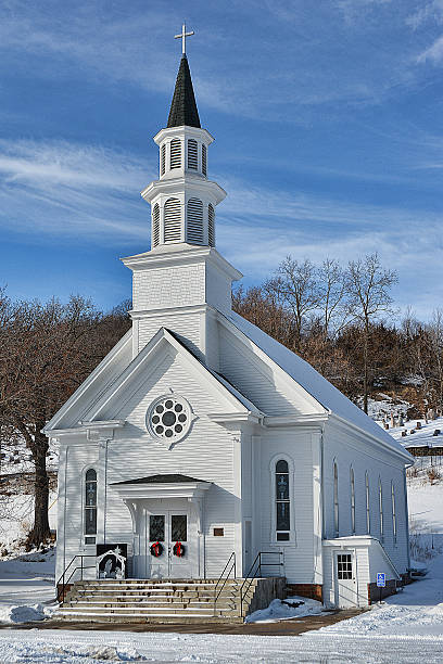 istock Country Church 514003098