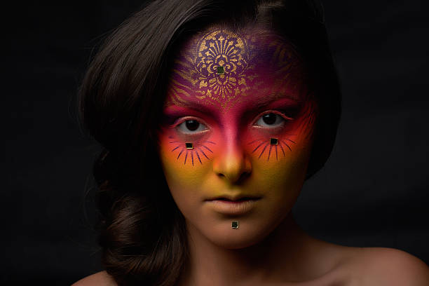 surreal mulher, cartomante - awe black ceremonial makeup stage makeup imagens e fotografias de stock