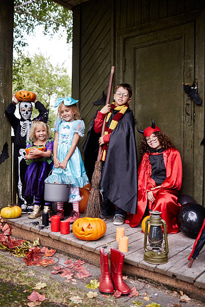 istock Little trick-or-treaters 514028731