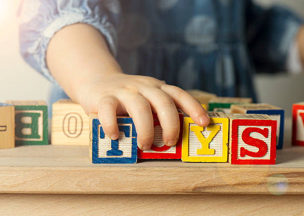 istock Little girl playing blocks 514052250