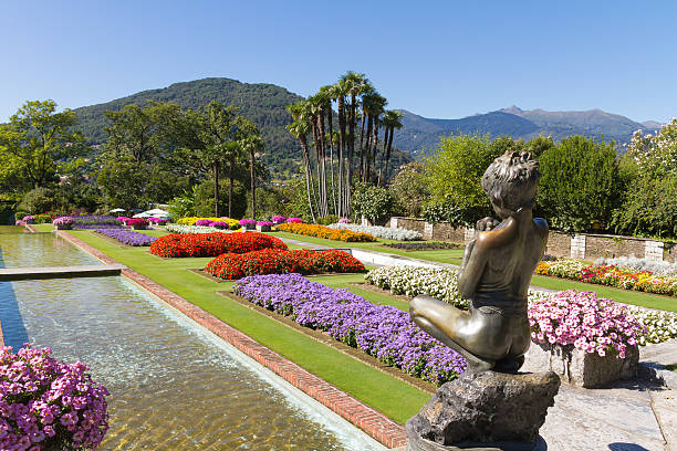 villa taranto, verbania, il lago maggiore, italia - fountain formal garden ornamental garden water foto e immagini stock