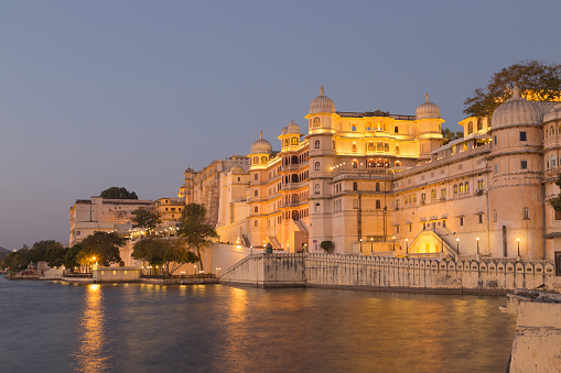 This photo was shot from Udaipur city at twilight time. Udaipur city palace was built over a period of nearly 400 years being contributed by several kings of the dynasty. It is located on the east bank of the Lake Pichola and has several palaces built within its complex.