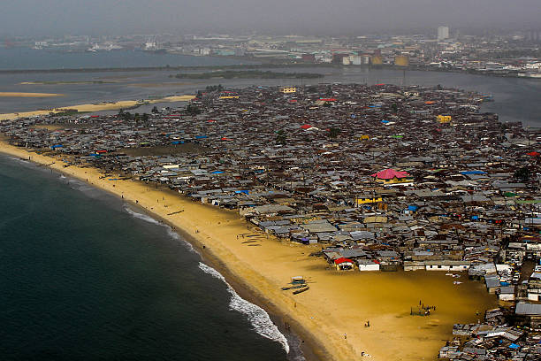 ウェストポイントスラム街 - liberia ストックフォトと画像