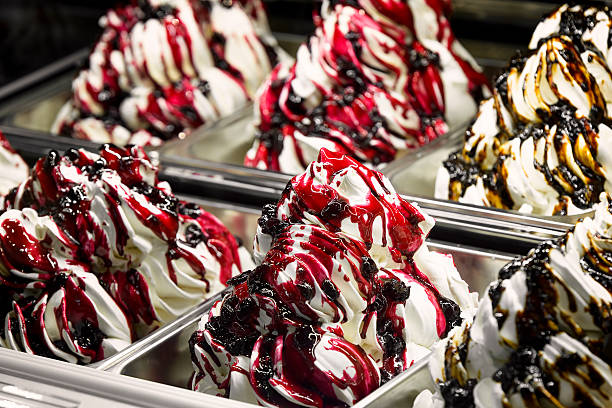 ice gelato - ice cream parlor ice cream dessert italian culture foto e immagini stock