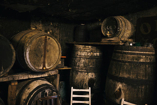 sidra barn - rustic beer brewery indoors fotografías e imágenes de stock