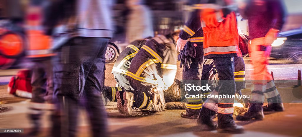 Ambulancia en el - Foto de stock de Ambulancia libre de derechos