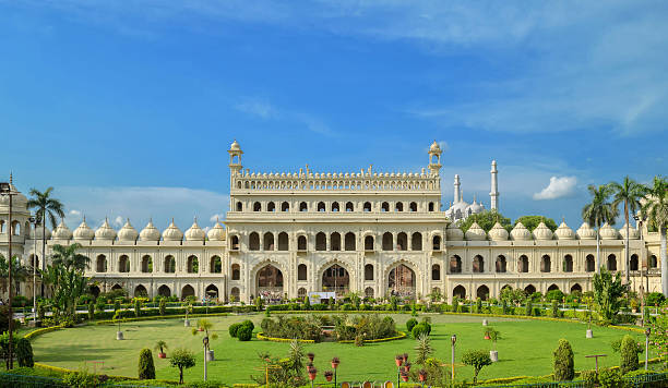 entrada puerta de bara imambara - lucknow fotografías e imágenes de stock